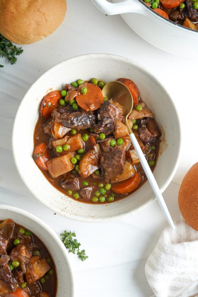 Plat de Ragoût de Bœuf Traditionnel | cookingwithcassandra.com