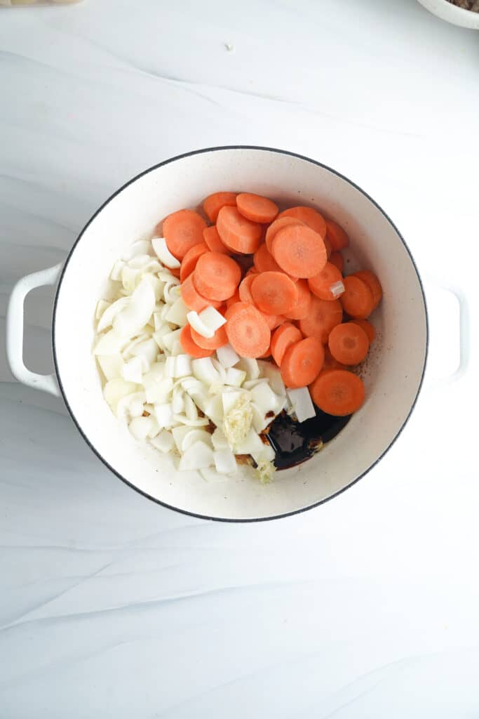 Ingrédients végétaux pour le ragoût de bœuf | cookingwithcassandra.com