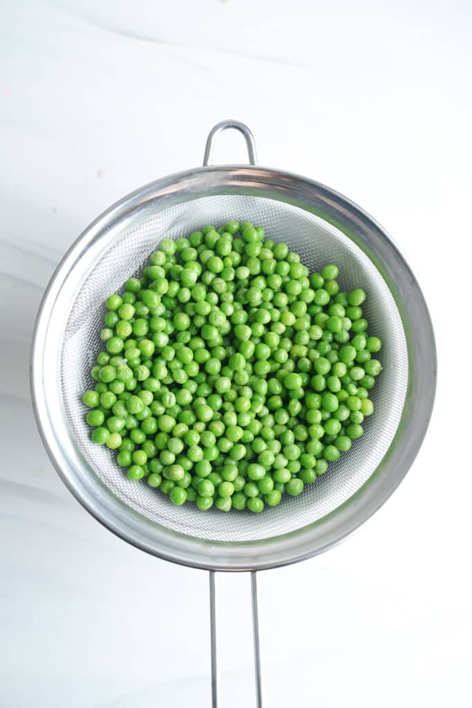 Pois dans un égouttoir | cookingwithcassandra.com