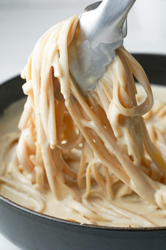 Fettuccine Alfredo Traditionnel | cookingwithcassandra.com