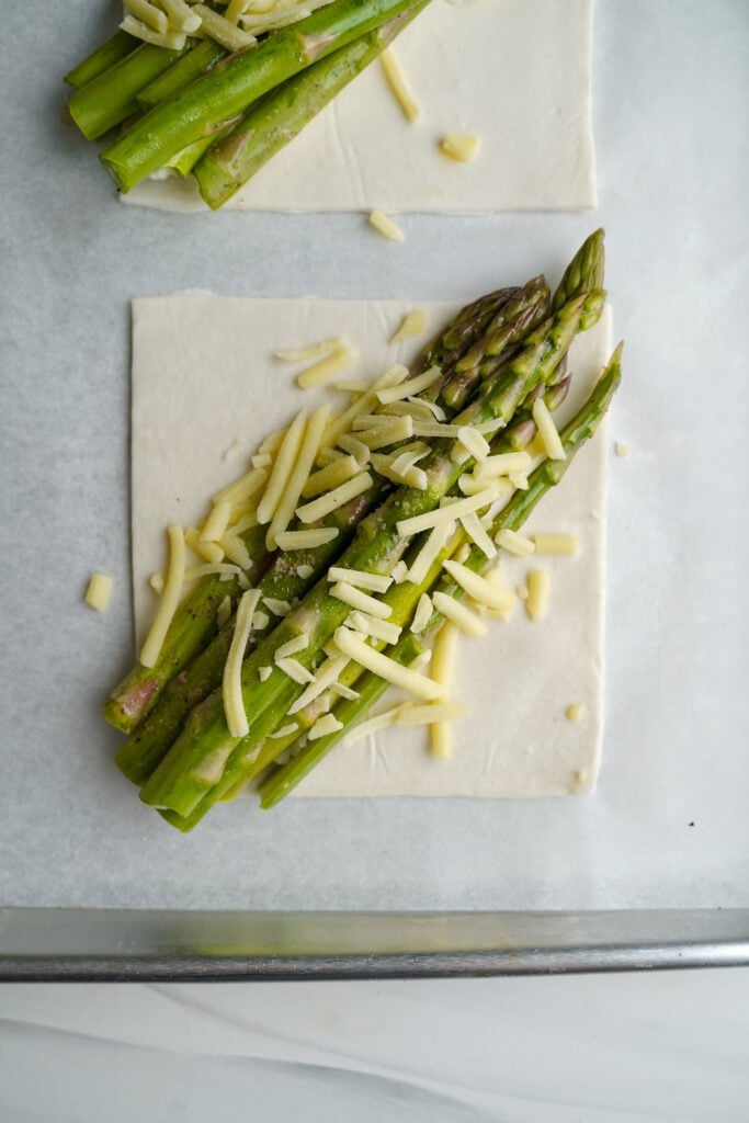 Asperges Saupoudrées de Fromage | cookingwithcassandra.com