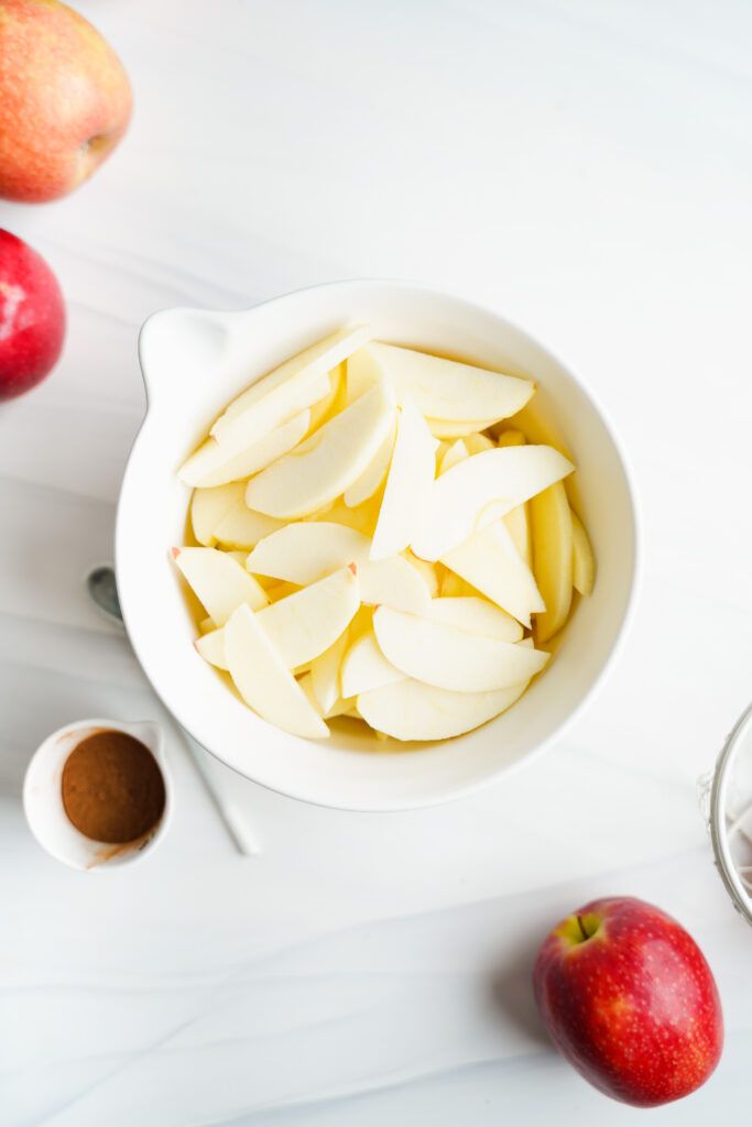 Pommes tranchées finement | cookingwithcassandra.com