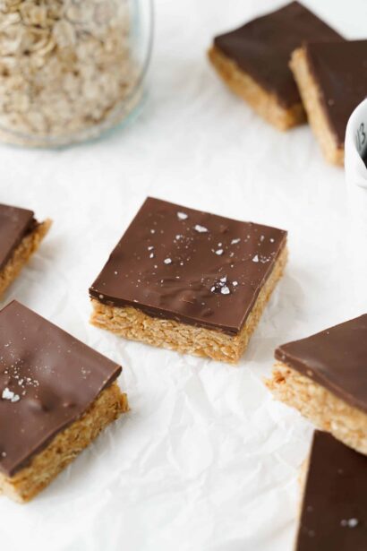 Barres de flocons d’avoine au chocolat et au beurre de cacahuète santé