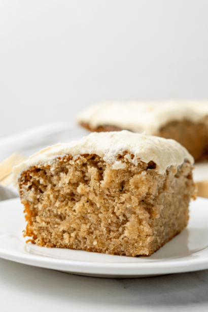 Meilleur gâteau à la banane avec un glaçage au fromage à la crème
