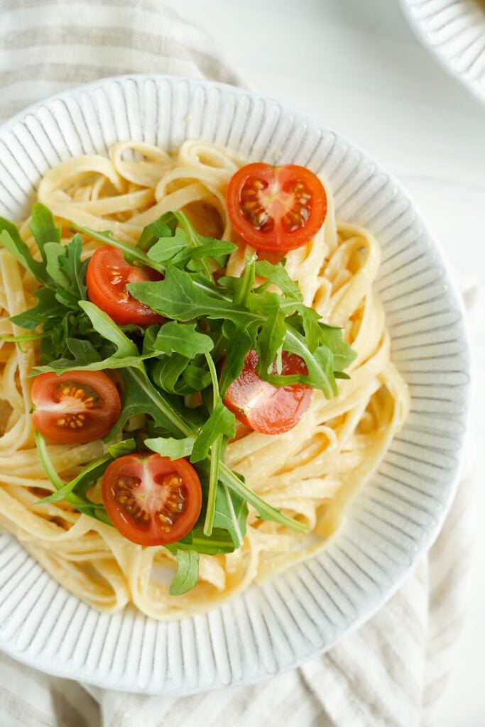 Recette de pâtes avec sauce au vin blanc et citron | cookingwithcassandra.com