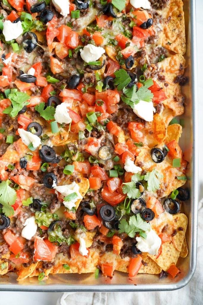 Légumes pour la recette de nachos au four | cookingwithcassandra.com