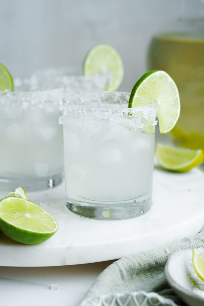 Margarita maison dans un verre à shot | cookingwithcassandra.com