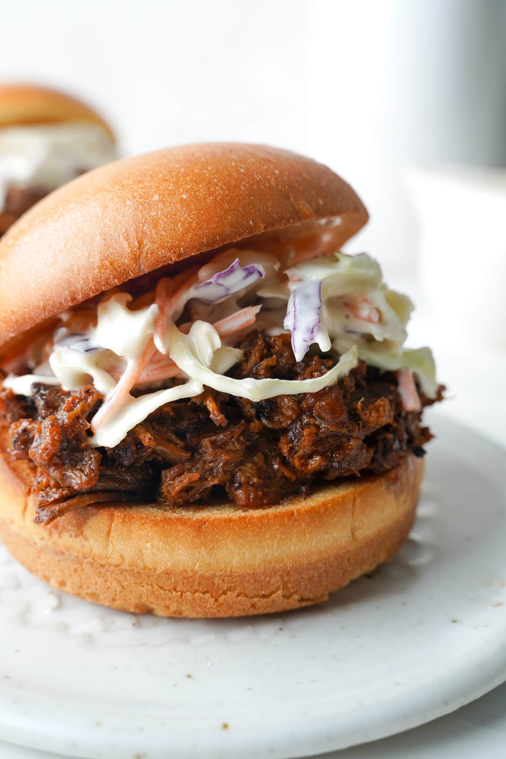 Porc Effiloché Avec Coleslaw | cookingwithcassandra.com