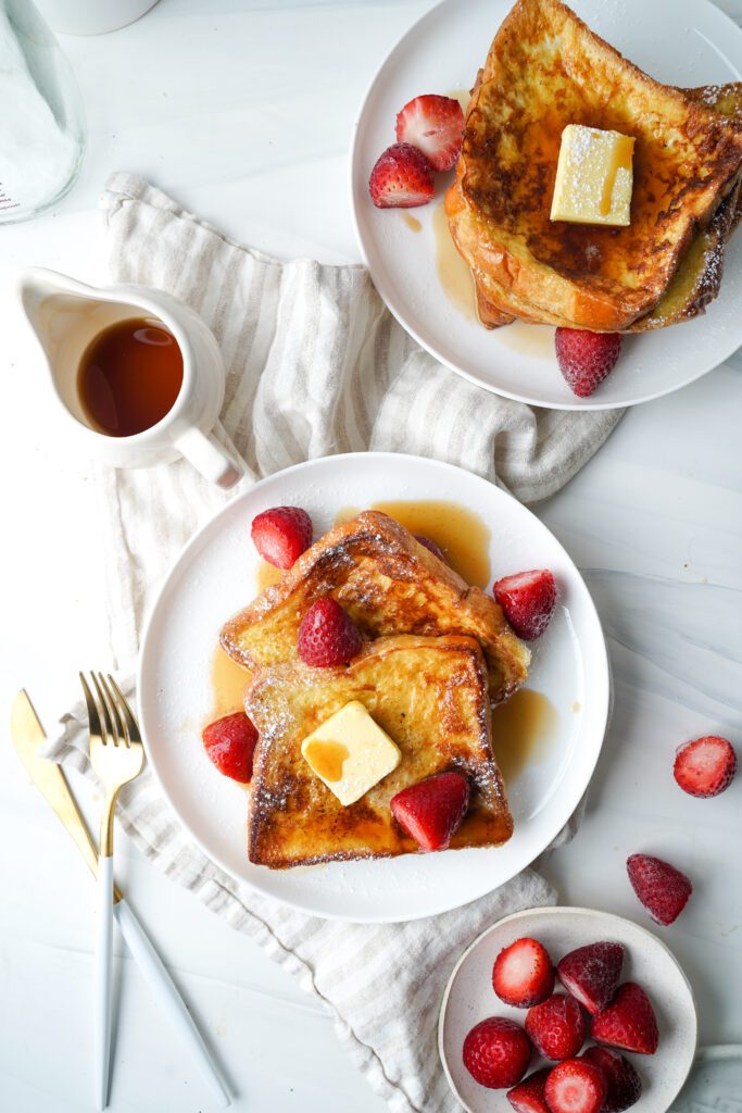 Pain perdu avec fraises | cookingwithcassandra.com