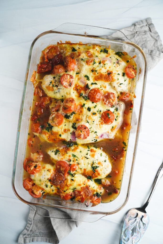 Poulet Balsamique Cuit avec Mozzarella | cookingwithcassandra.com